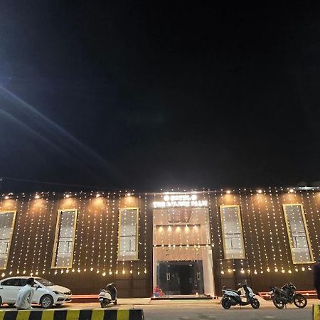 The Golden Palm Khajuraho Hotel Luaran gambar