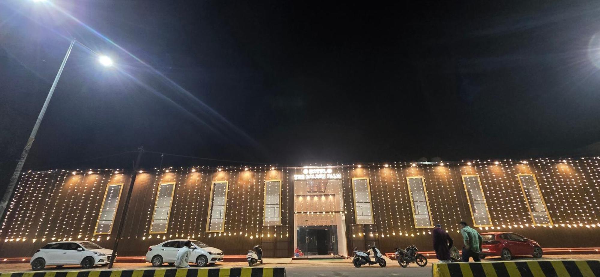 The Golden Palm Khajuraho Hotel Luaran gambar