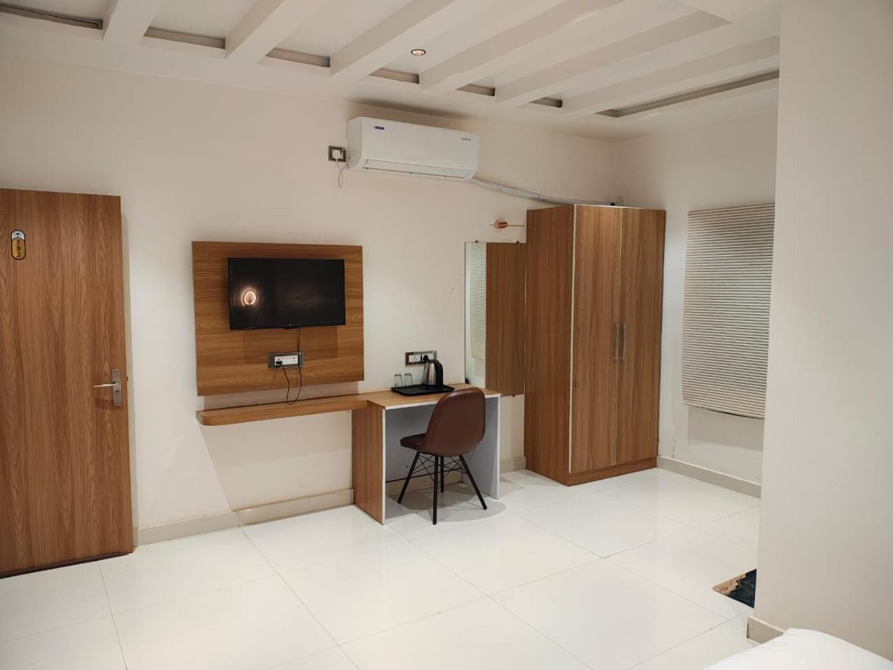 The Golden Palm Khajuraho Hotel Luaran gambar